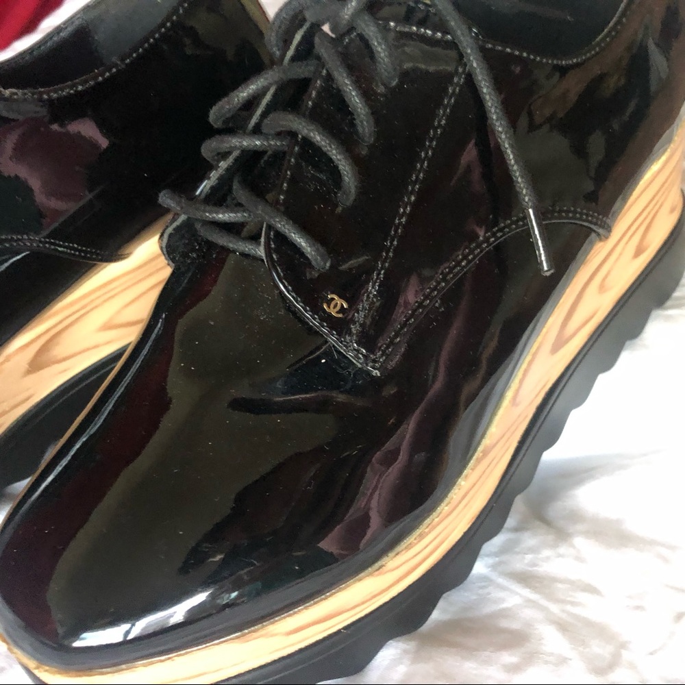 Shoes - Picture 3 of 16